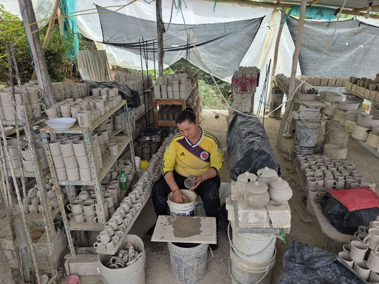 Familia en casa conversando